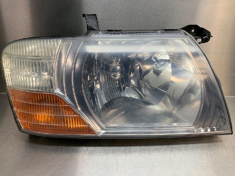 PHARE / OPTIQUE AVANT DROIT Pajero Canvas Top (V6 / 7), Utilisé, Mitsubishi