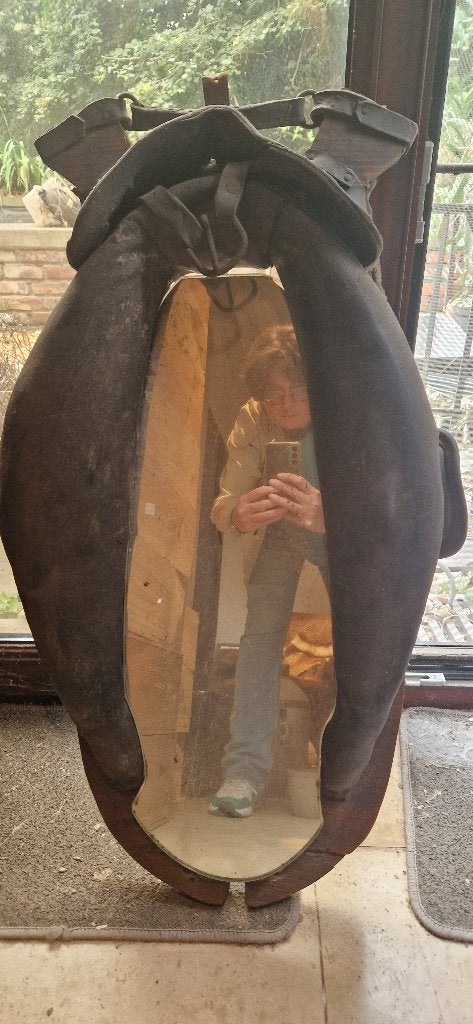 Miroir Ancien "Collier de Cheval" en Cuir et Bois, Enlèvement, Ovale, Moins de 50 cm, Moins de 100 cm