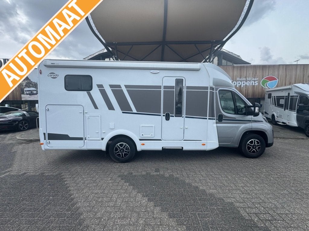 Carado T 328, Fiat, Caravanes & Camping, 6 à 7 mètres, Toilette à cassette, Réfrigérateur, Diesel
