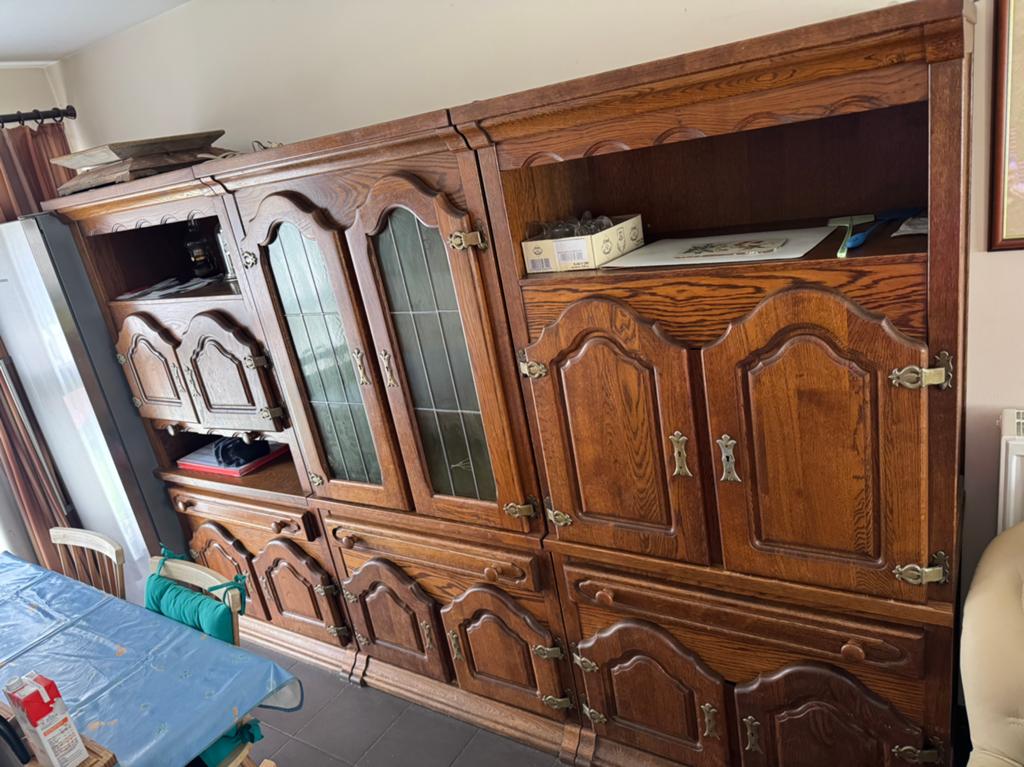 Meubles armoires antiquités en bois chaîne, Antiquités & Art, Antiquités | Meubles | Armoires, Enlèvement