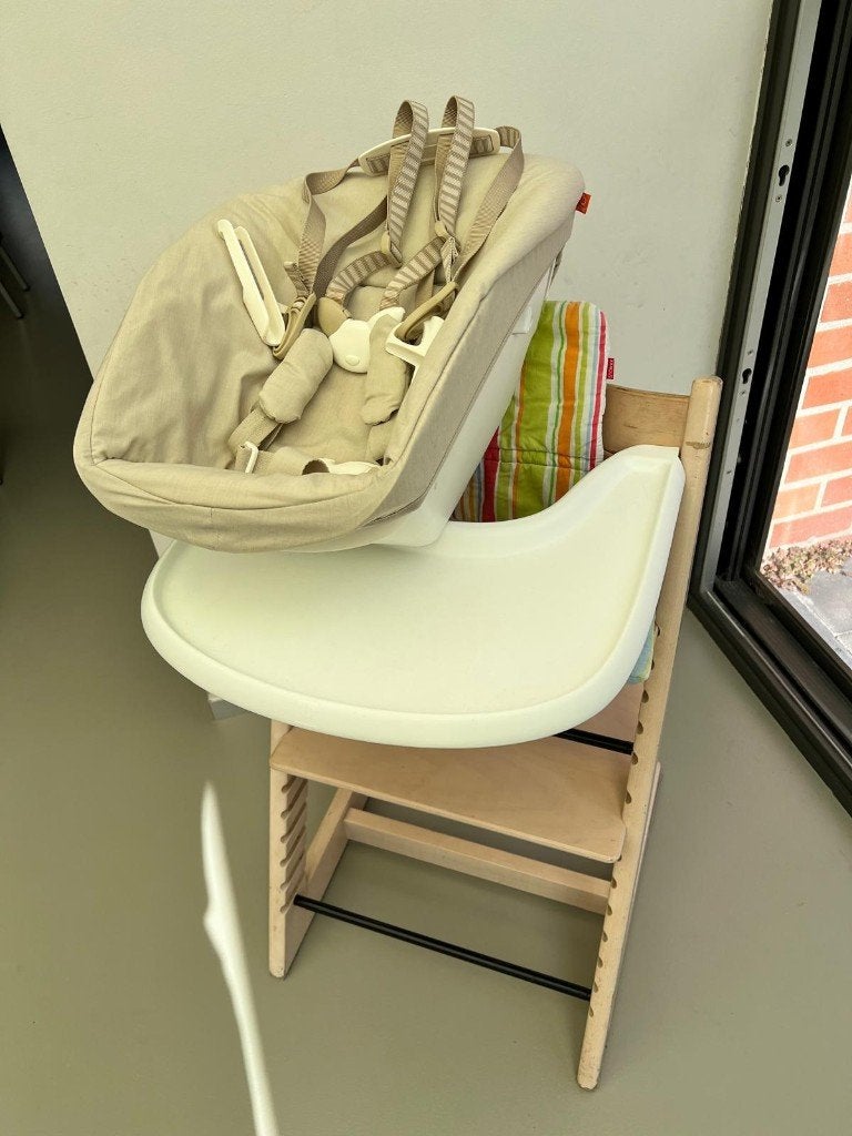 Stokke tripp trapp met newborn set, baby set, harnas, tray, Enlèvement, Utilisé, Chaise évolutive, Coulissant