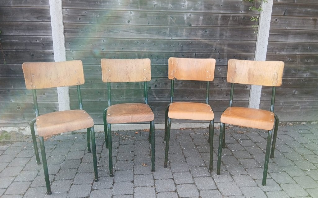 4 stapelbare stoelen van hout en ijzer, Huis en Inrichting, Stoelen, Ophalen, Gebruikt, Overige kleuren, Vier