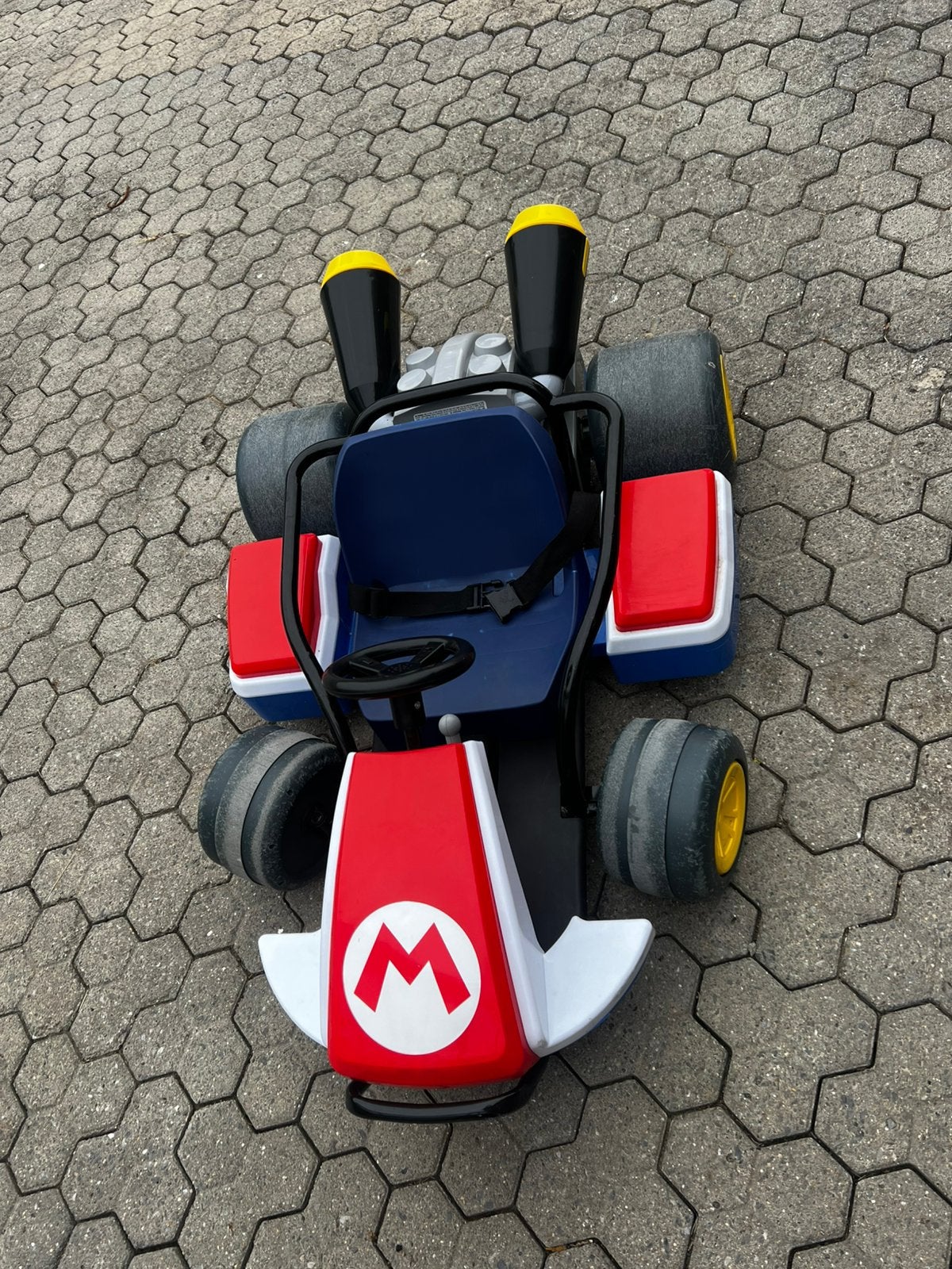 Mario Kart elektrische kart 24V – DreamLand – werkt perfect, Comme neuf