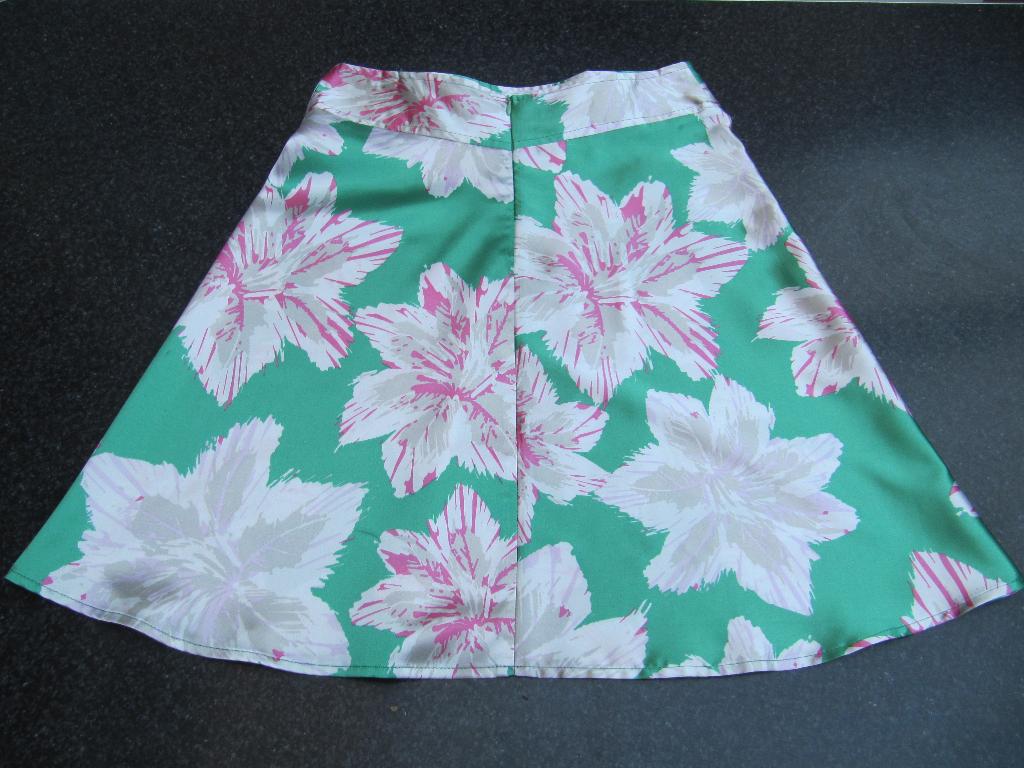 nieuwe rok Pauline B. T2 = medium A- lijn, groen bloemen, Kleding | Dames, Rokken, Maat 38/40 (M), Ophalen of Verzenden, Groen