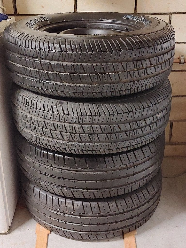 4 velgen met als nieuwe banden voor oldtimer GM-modellen (m2457969785 ...