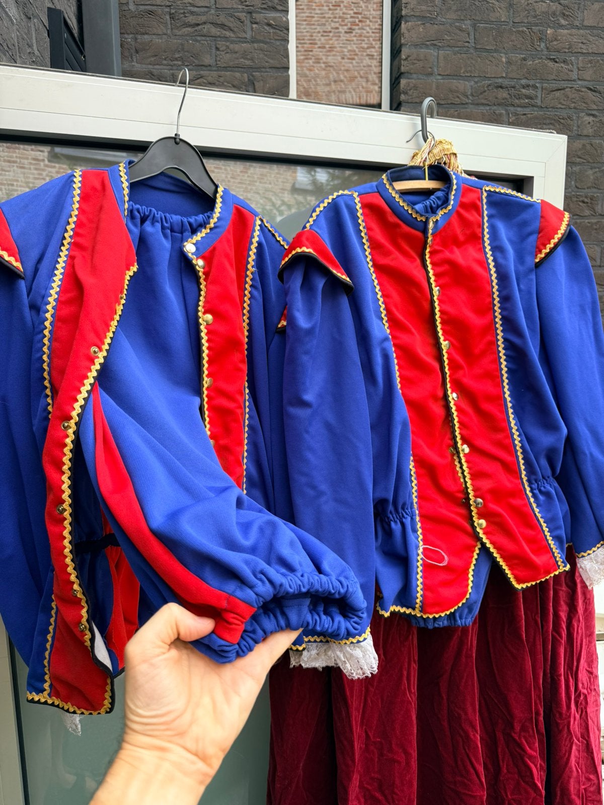 Sinterklaas & 2 Zwarte Pieten pakken, Ophalen, Gebruikt