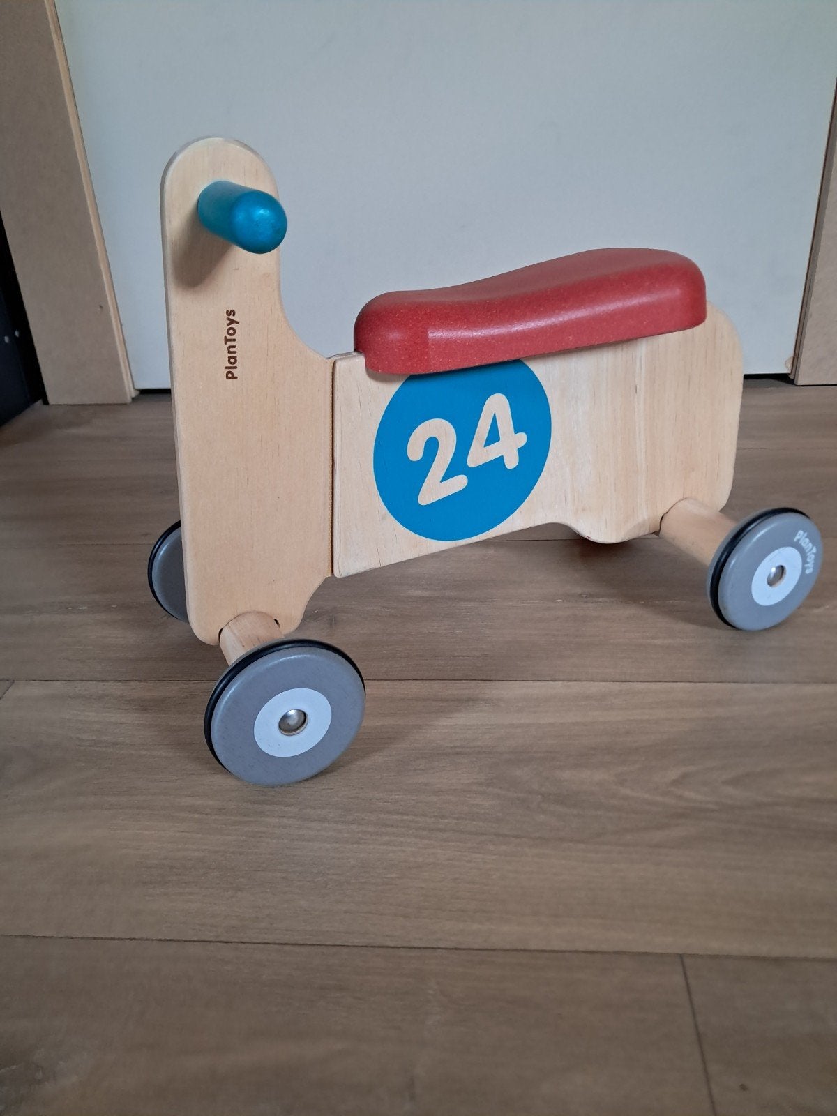 Plan Toys houten loopfiets Bike ride on II, Kinderen en Baby's, Ophalen, Zo goed als nieuw, Loopfiets