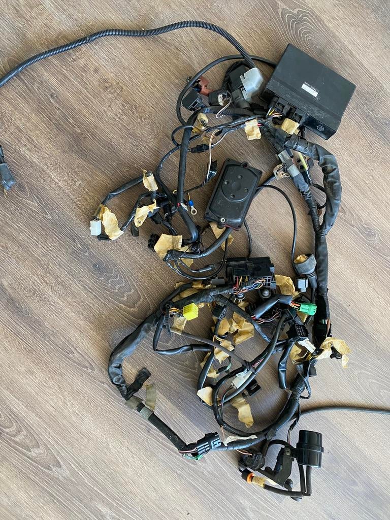 Suzuki Hayabusa Gen 1 kabelboom + ECU (99-07) compleet, Auto-onderdelen, Ophalen, Suzuki