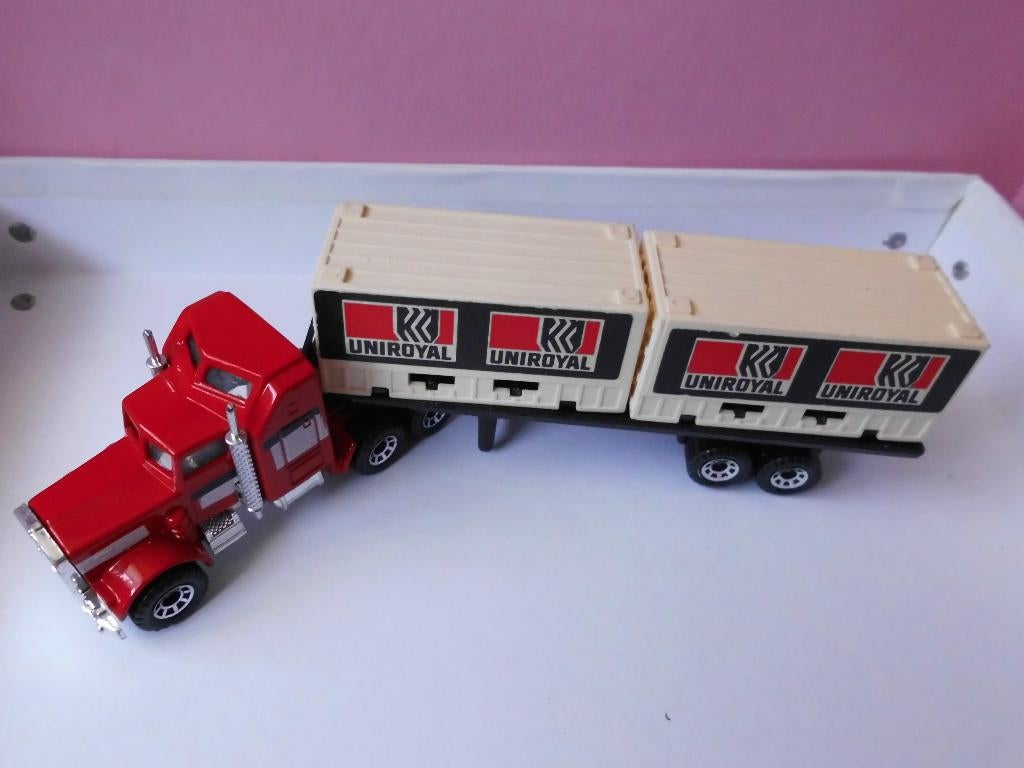 Matchbox Kenworth Aerodyne (Uniroyal), Ophalen of Verzenden, Zo goed als nieuw, Auto's