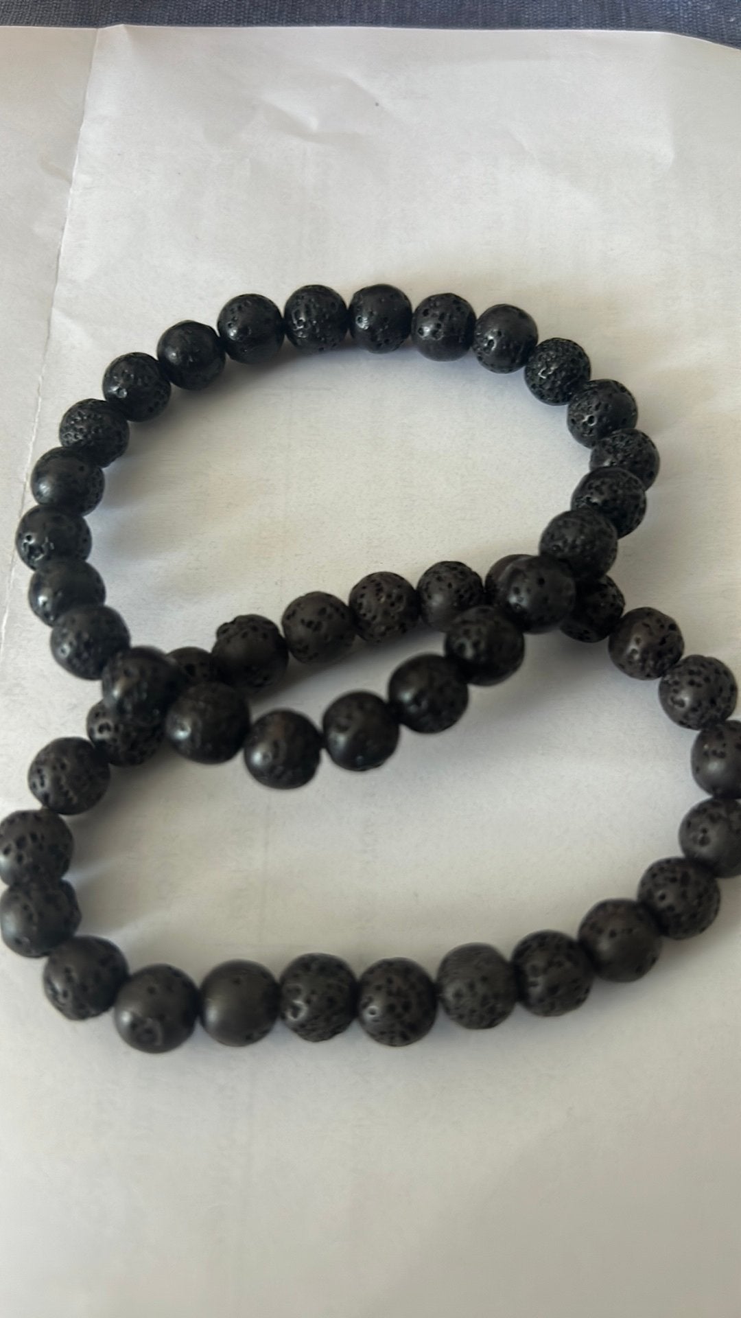 bracelets en pierre de lave noire volcanique., Collections, Enlèvement ou Envoi, Autres types