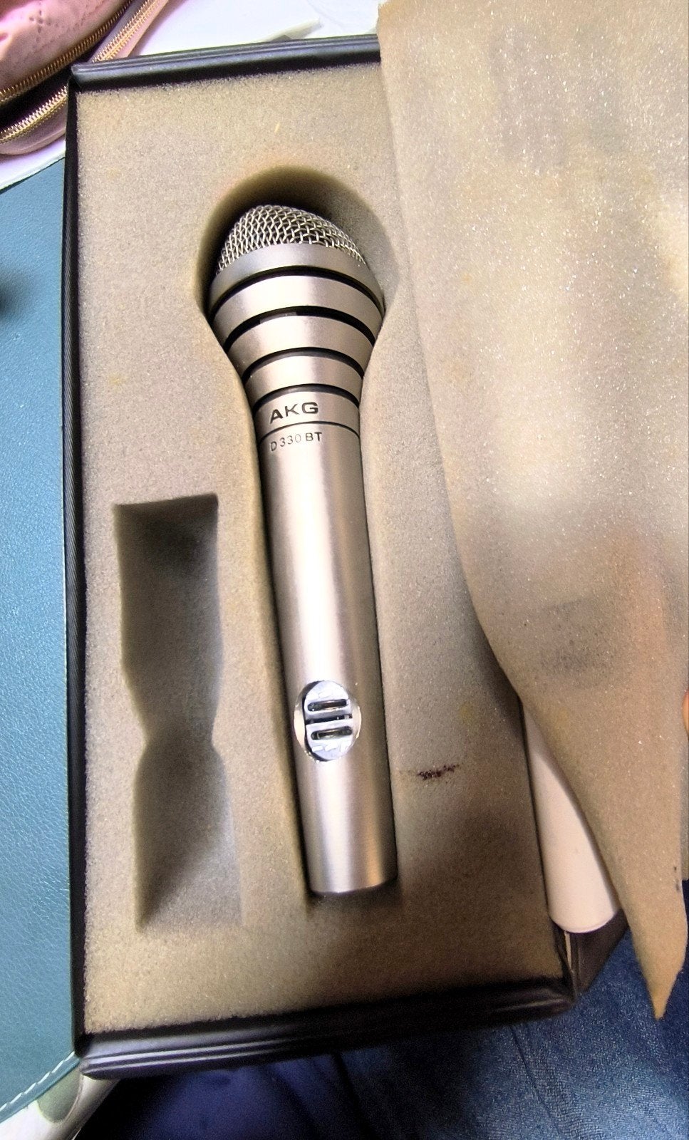 AKG D330BT microfoon, Ophalen of Verzenden, Gebruikt, Zangmicrofoon