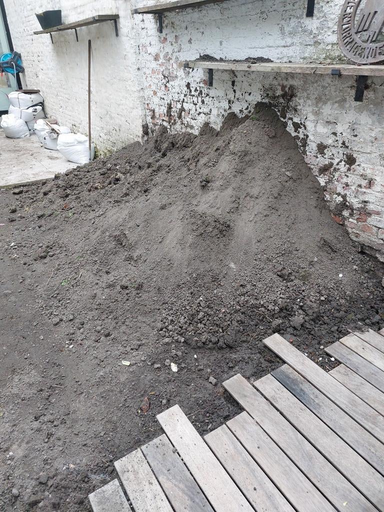 Gratis zwarte zand, Ophalen