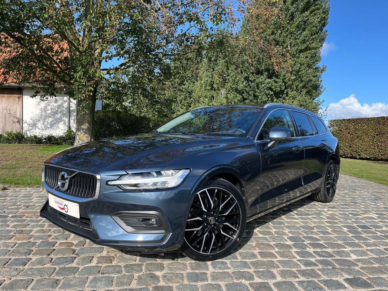 Volvo V60 2.0 B3 MHEV Geartronic/1eignr/72600km/Carplay/Cam, Auto's, 0 min, 139 g/km, Zwart, 1969 cc