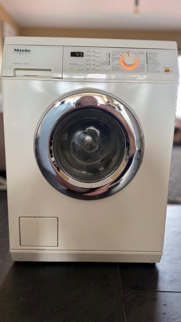 Machine à laver Miele - Bon état - Bon fonctionnement, Electroménager, 1200 à 1600 tours, 4 à 6 kg, Enlèvement, Classe énergétique A ou plus économe