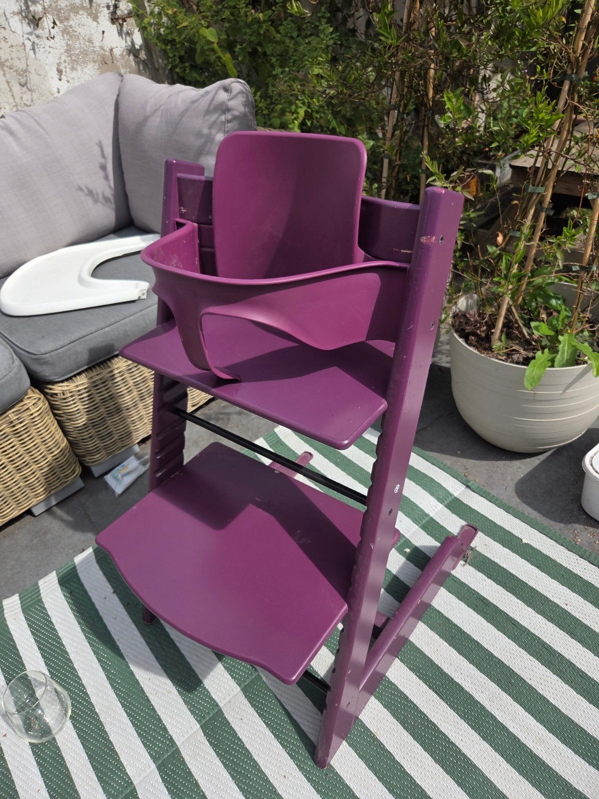 Stokke Tripp Trapp paarse stoel met babyset, Ophalen, Gebruikt, Meegroeistoel, Aanschuifbaar