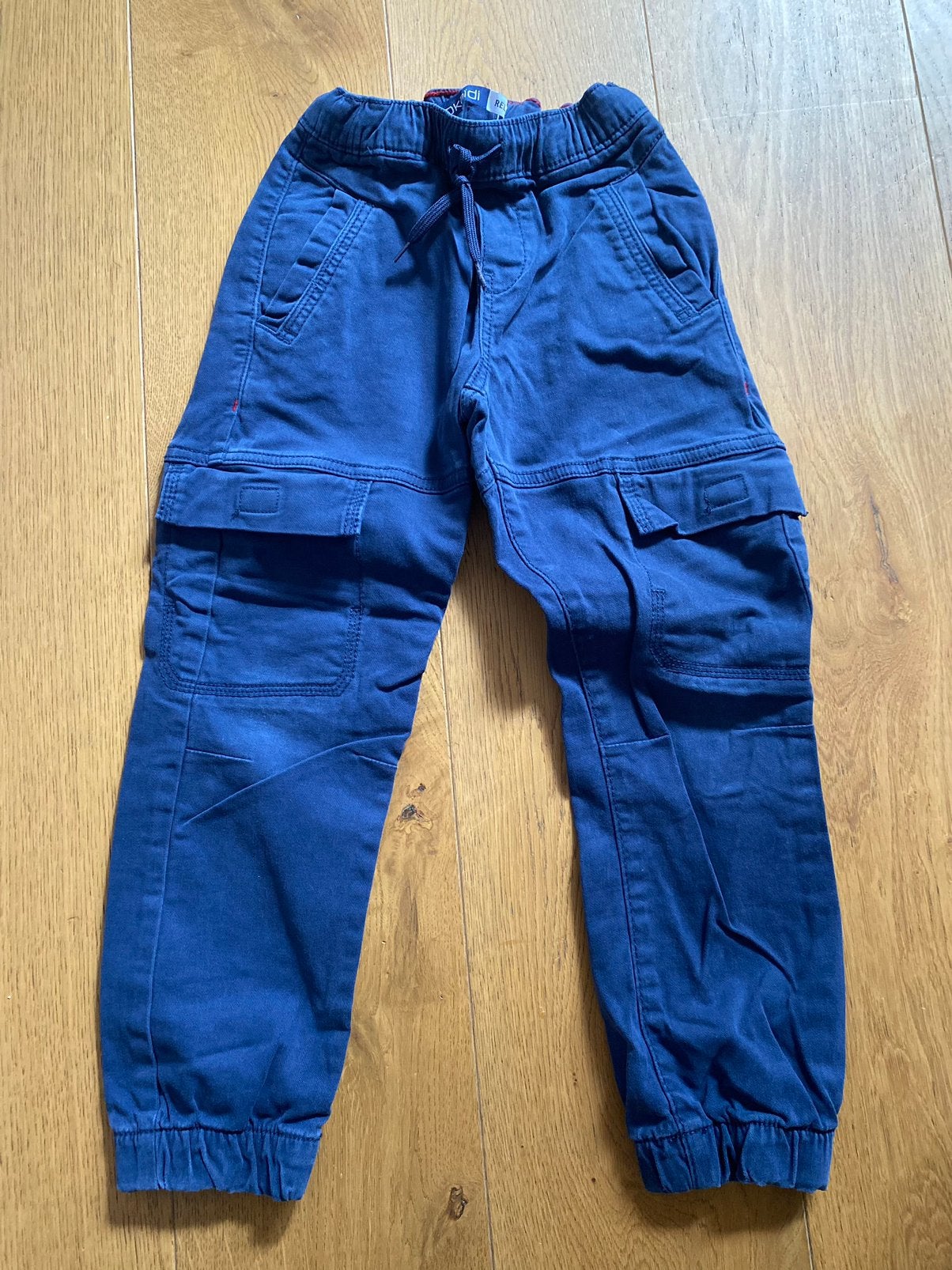 Okaidi broek marineblauw maat 122 7jr, Kinderen en Baby's, Kinderkleding | Maat 122, Okaïdi, Zo goed als nieuw, Jongen, Ophalen