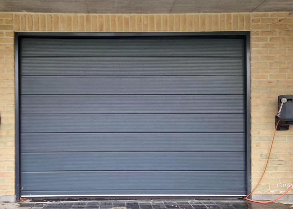 Aluminium garagedeur, Doe-het-zelf en Bouw, Ophalen, Zo goed als nieuw