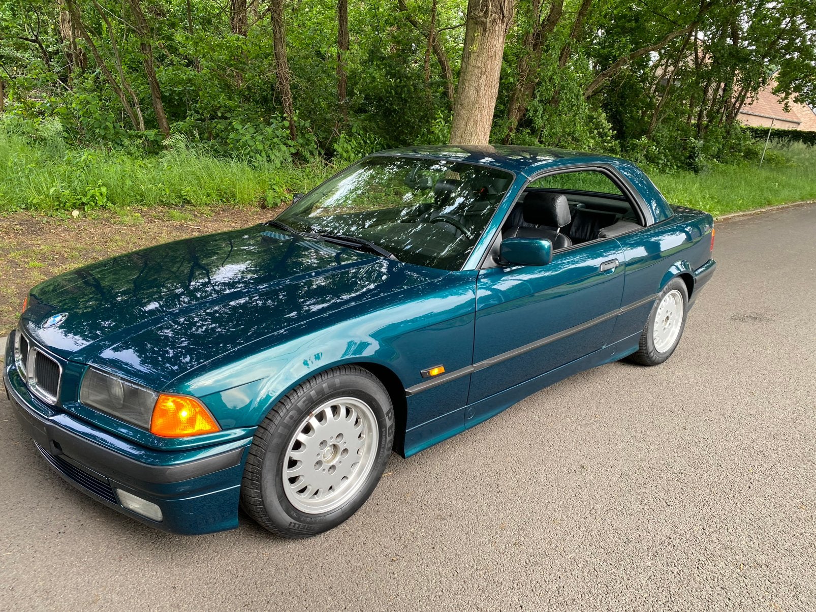 Bmw e36 328i cabrio M52b28 HANDBAK !! 86.000Km, Auto's, Achterwielaandrijving, Zwart, Cabriolet, Leder
