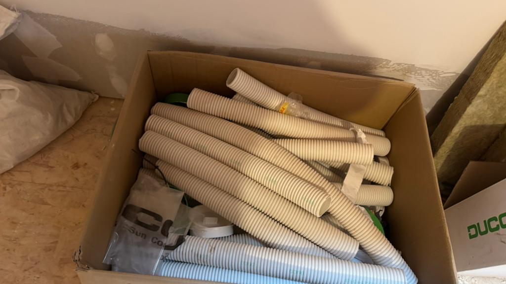 Overschot ventilatie buizen, Ophalen