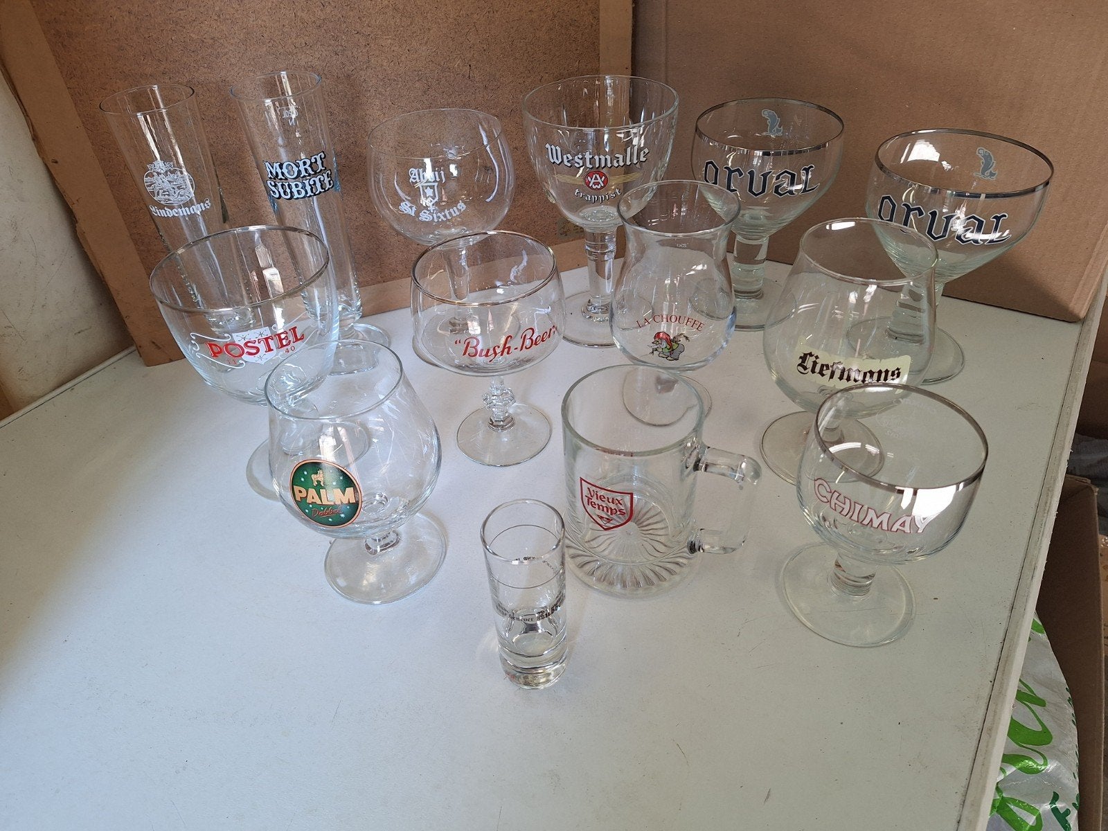 bierglazen, Enlèvement