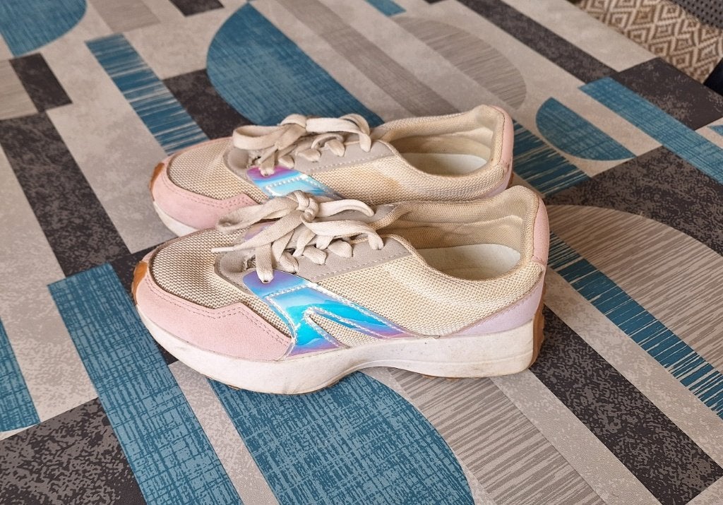 meisjesschoenen damesschoenen, maar 37, heel goede staat, Kleding | Dames, Schoenen, Ophalen of Verzenden, Gedragen, Sneakers