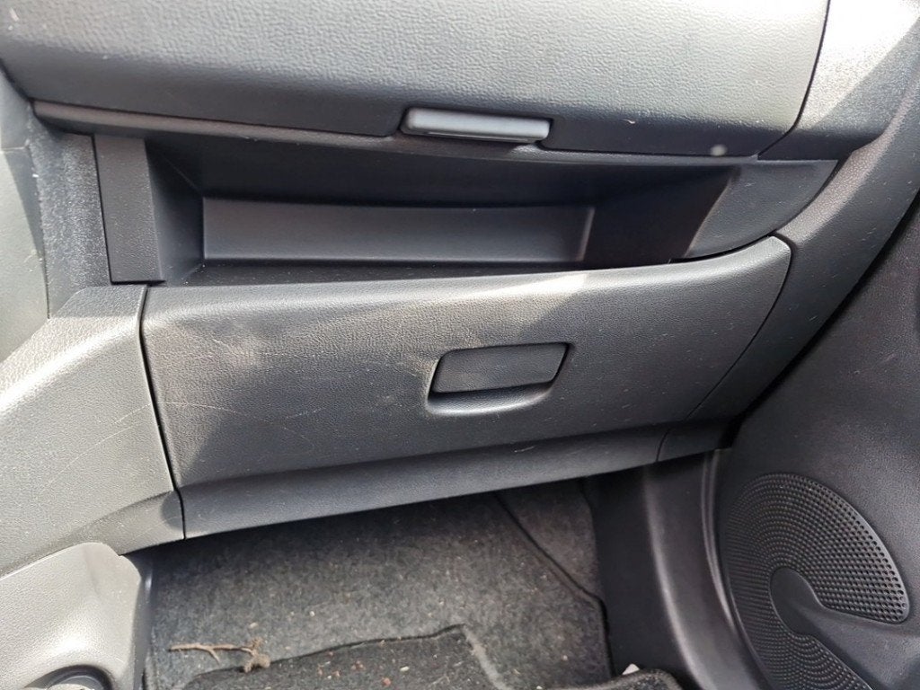 COMPARTIMENT A GANTS Nissan Micra (K13) (01-2010/03-2017), Germany@nissan-services.eu, Kronenweg 38
50389  Wesseling, DE, Utilisé