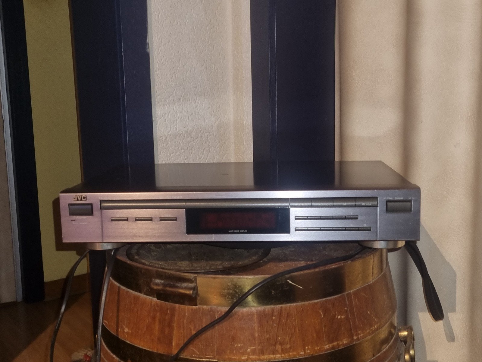 Tuner JVC  fx341l  fm/mw/lw  computer controlled, Audio, Tv en Foto, Tuners, Ophalen