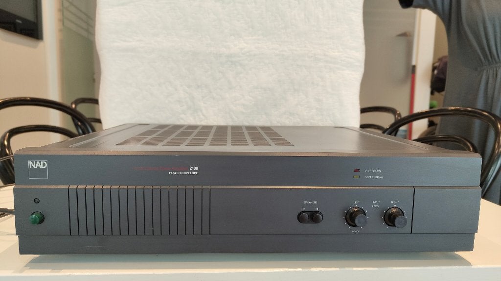 NAD 2100 Monitor eindversterker, Ophalen, Versterker