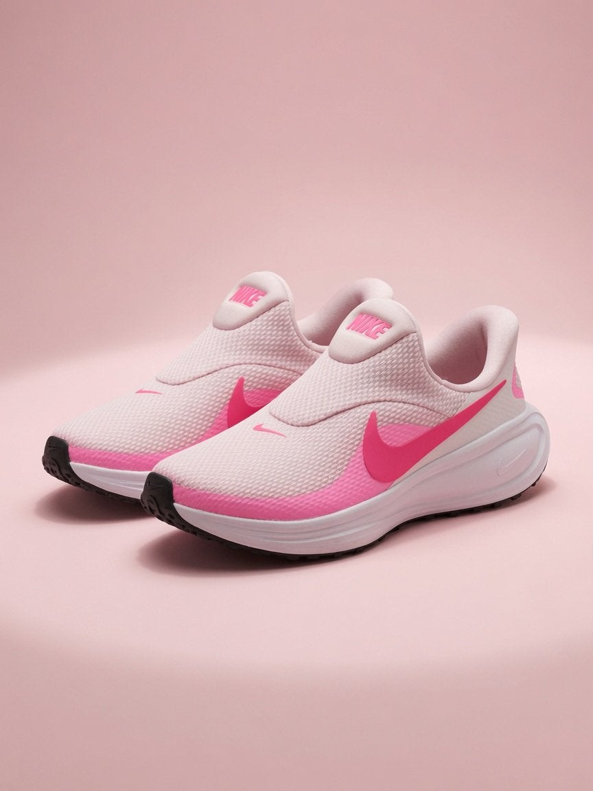 Nike Revolution 8 roze/wit te koop!53£, Nieuw, Ophalen of Verzenden, Overige sporten, Hardloopschoenen