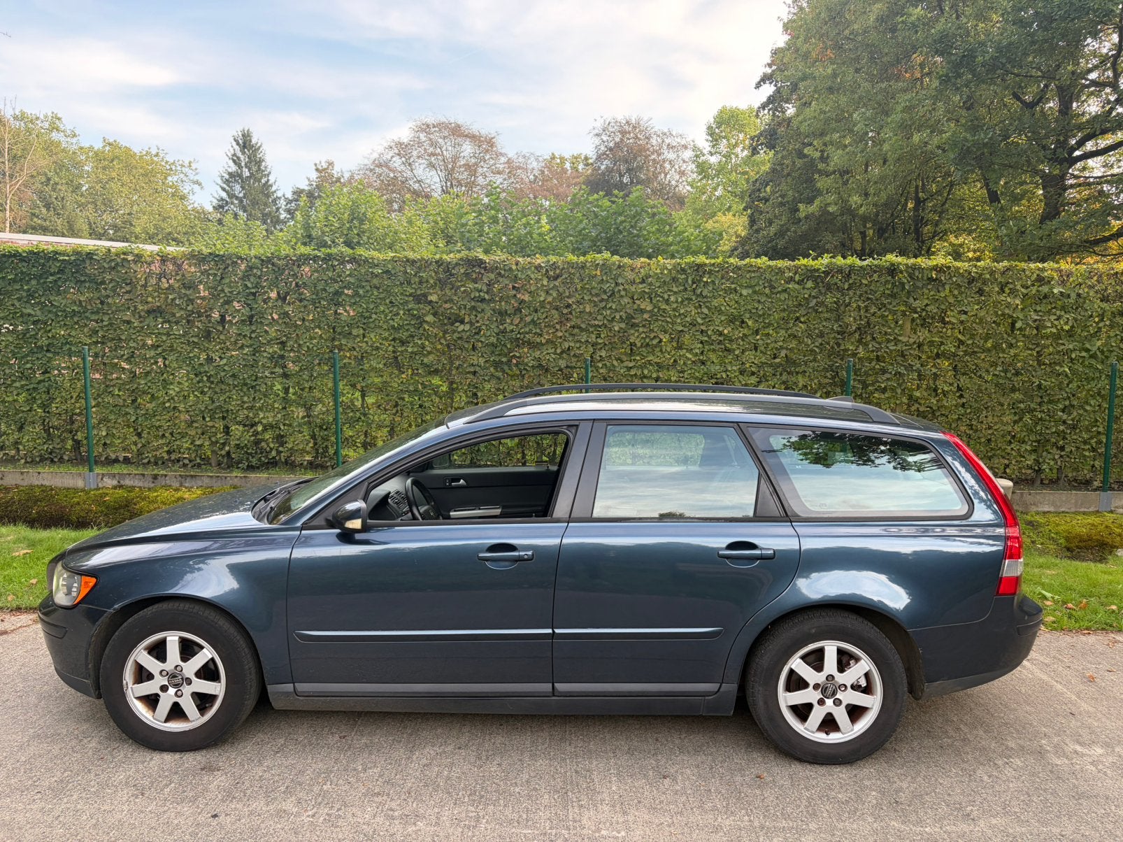 ✅Volvo V50 1.6-Diesel 81kw/110pk (Zo Mee nemen!!), Auto's, Voorwielaandrijving, Dealer onderhouden, Zwart, Blauw