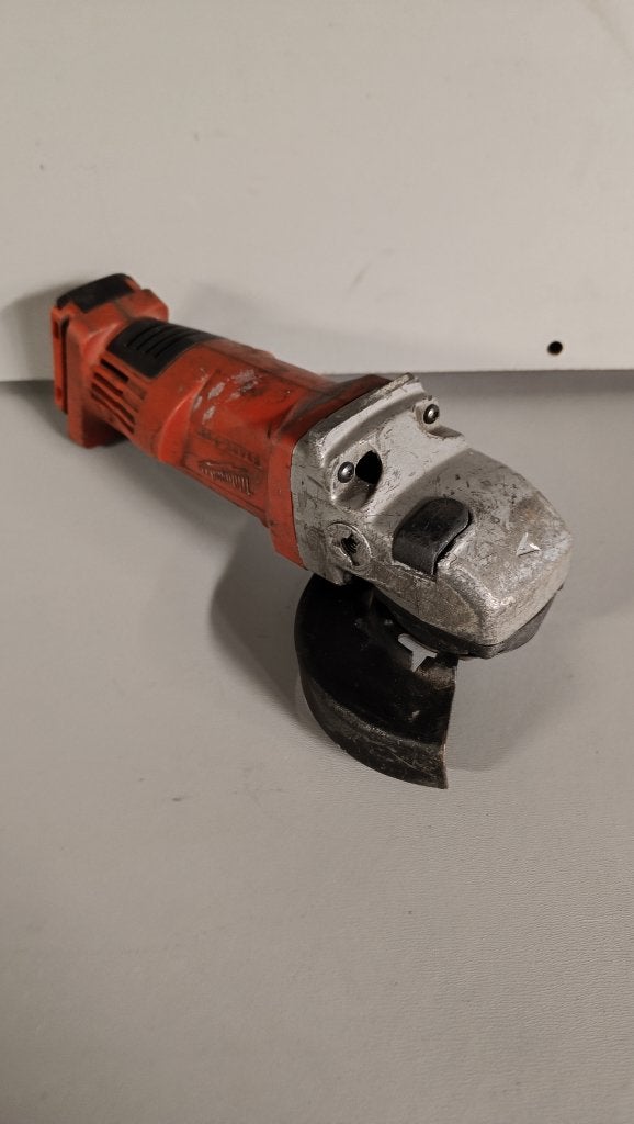 Milwaukee slijpmachine te koop, Doe-het-zelf en Bouw, Gereedschap | Slijpmachines, Ophalen, Gebruikt, Minder dan 700 watt, Haakse handslijpmachine