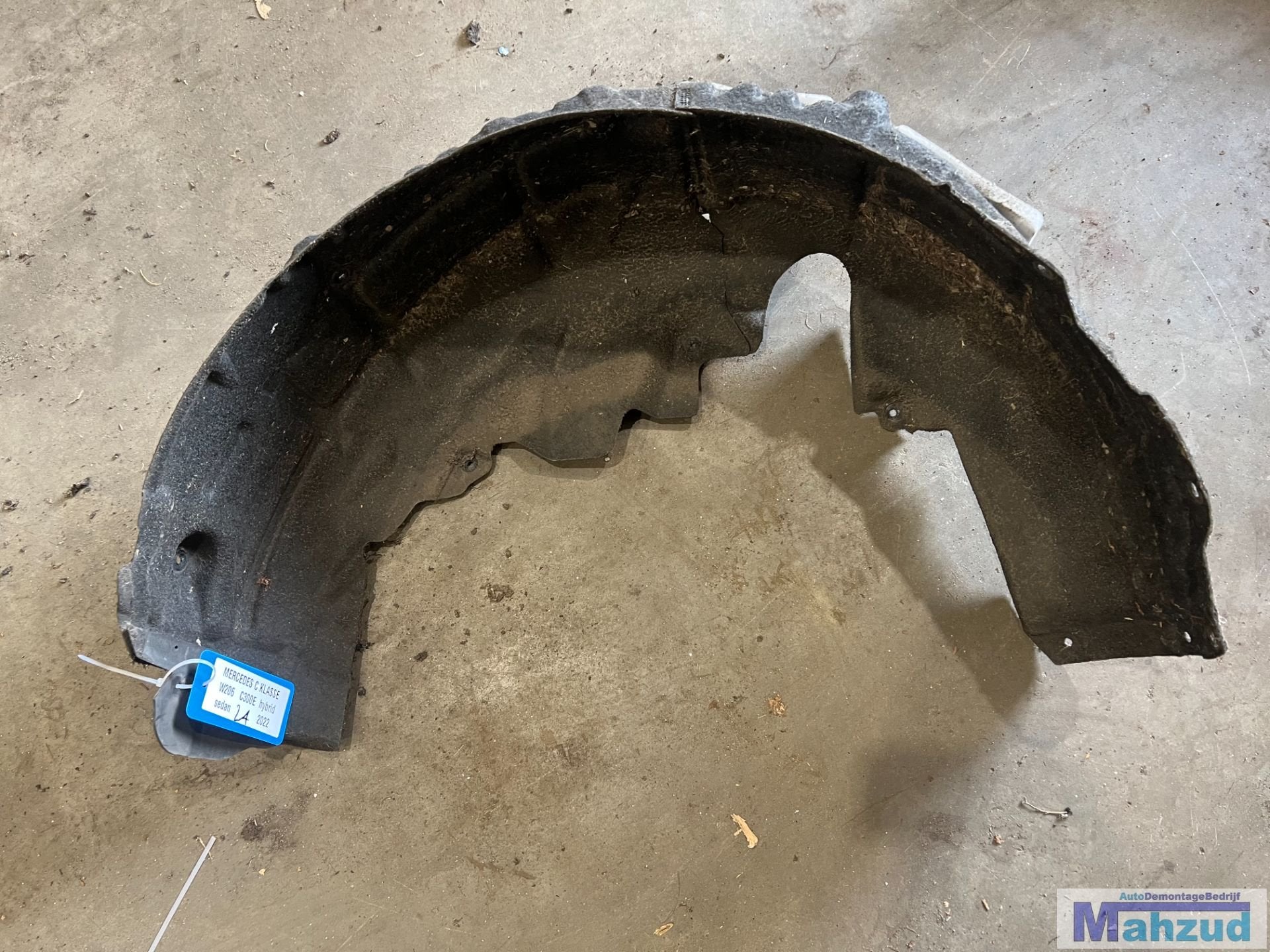 Garde-boue arri re gauche pour Mercedes Classe C berline W20, Mercedes-Benz AG, Mercedes-Benz, Utilisé, Mercedesstrasse 120
70372  Stuttgart, DE