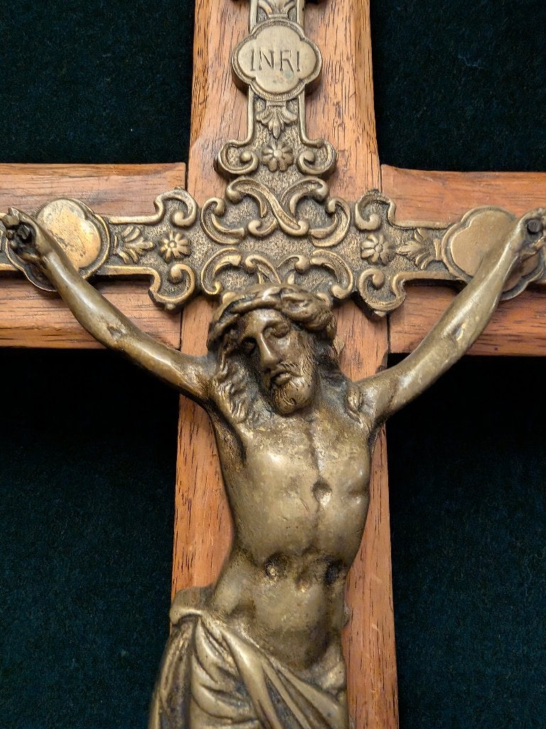Antiek, 19de eeuws houten, koperen kruisbeeld, Antiek en Kunst, Antiek | Religieuze voorwerpen, Ophalen of Verzenden