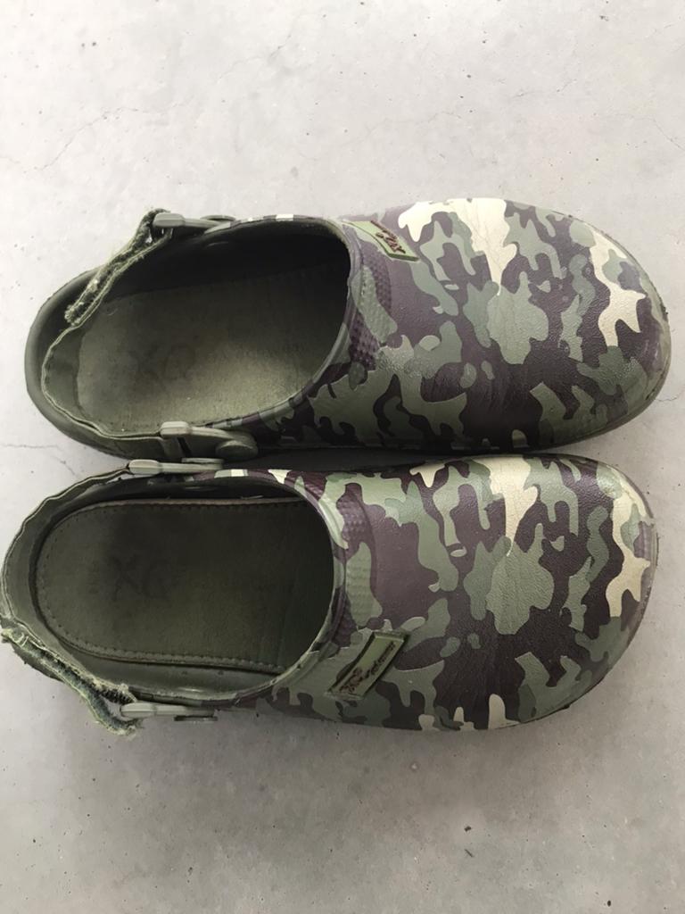Kinderclogs leger merk XQ Gardenwear, Kinderen en Baby's, Kinderkleding | Schoenen en Sokken, Gebruikt, Overige typen, Jongen