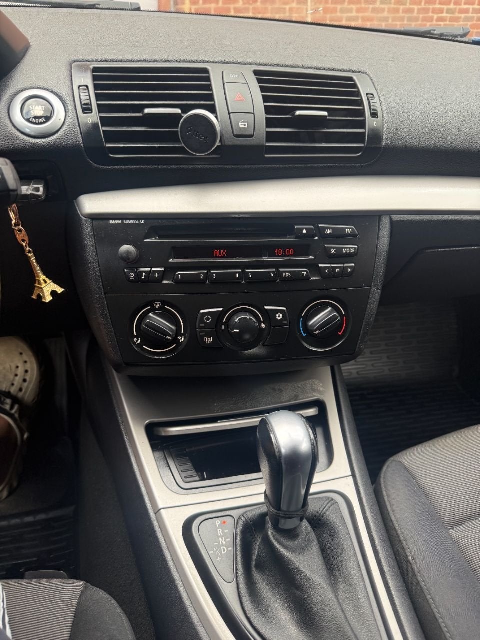 BMW 1 Serie 120 5-deurs EXPORT-MARCHAND 120i Automaat sport, Auto's, BMW, Automaat, Zwart, Blauw, 5 zetels