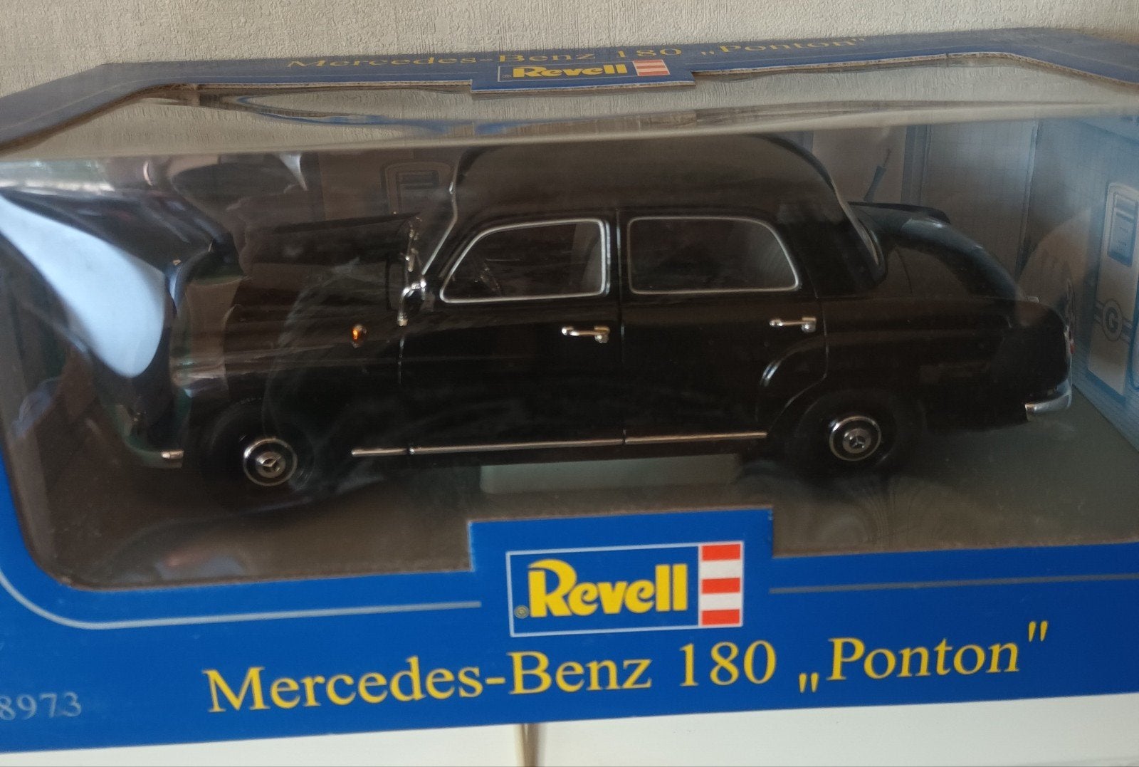 Mercedes 180 W120 Ponton Zwart Revell 1:18, Ophalen of Verzenden, Zo goed als nieuw, Auto, Revell