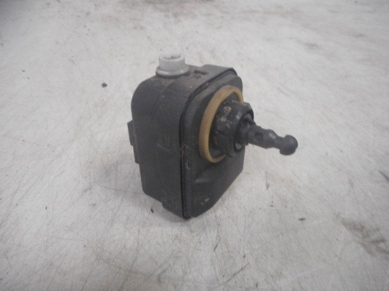 PHARE MOTEUR Volkswagen Fox (5Z) (01-2005/01-2021), Volkswagen, Valeo, Utilisé, 100, rue de Courcelles
75017  Paris, FR