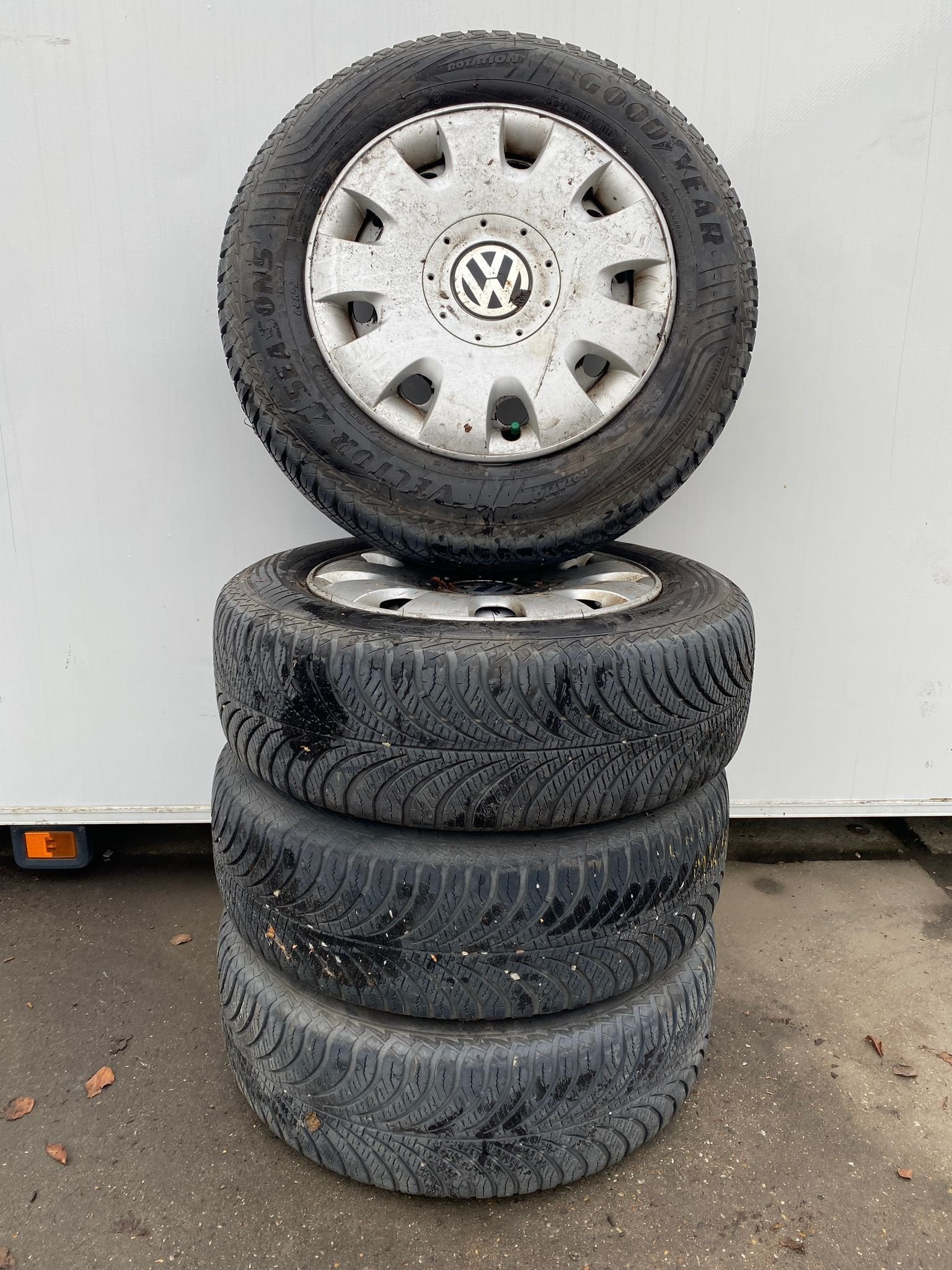 Volkswagen Caddy Golf 5 6 7 8 Allseason Banden Set 195-65-15, Auto-onderdelen, Banden en Velgen, 15 inch, -, -, Banden en Velgen