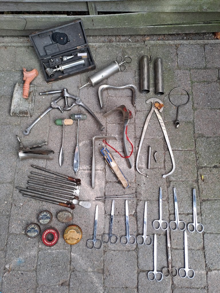 Lot antiek medisch materiaal, Enlèvement ou Envoi