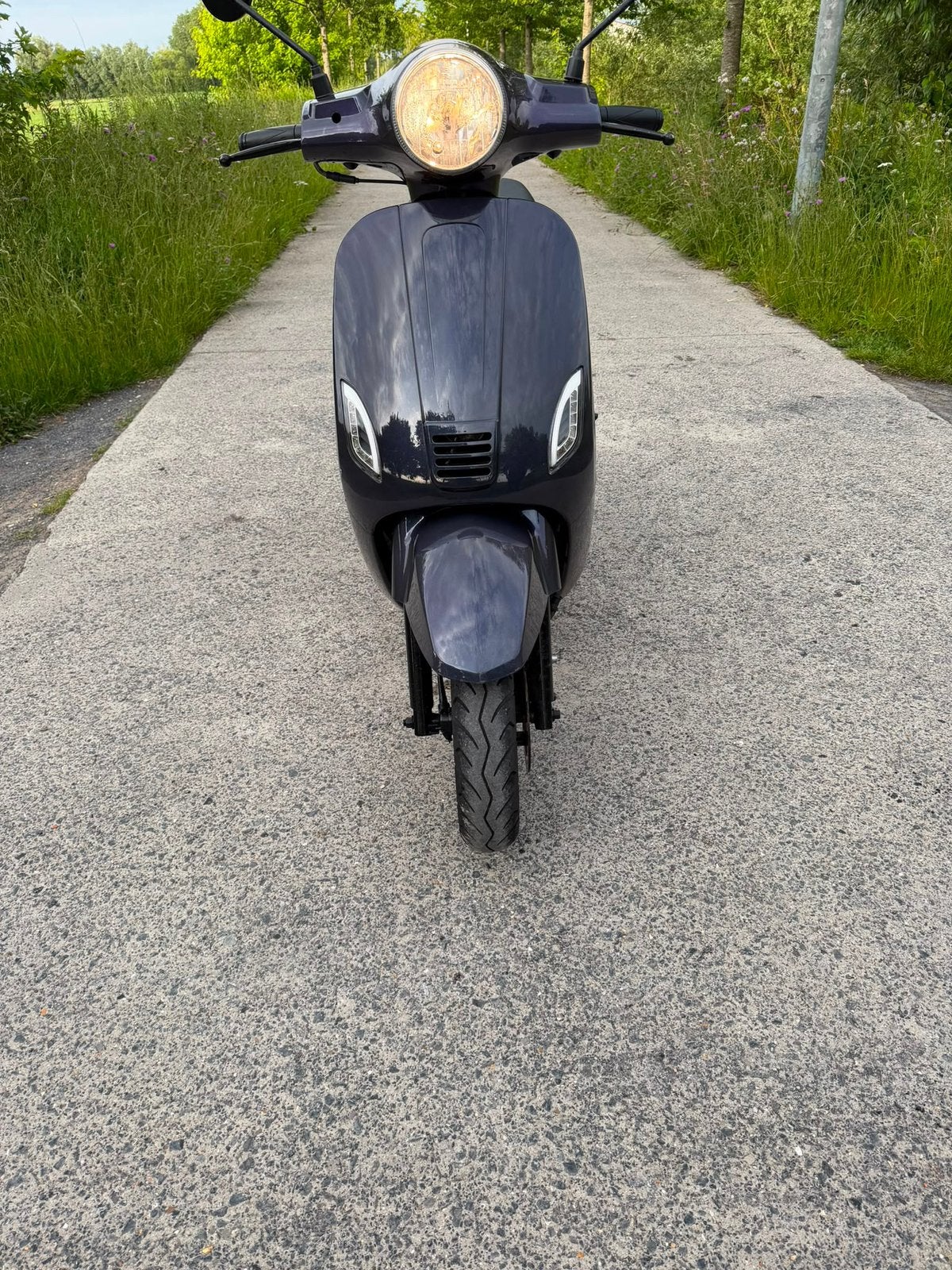 AGM scooter te koop— 50 KM/u,  goede staat, Vélos & Vélomoteurs, Scooters | Marques Autre, Comme neuf, Enlèvement ou Envoi