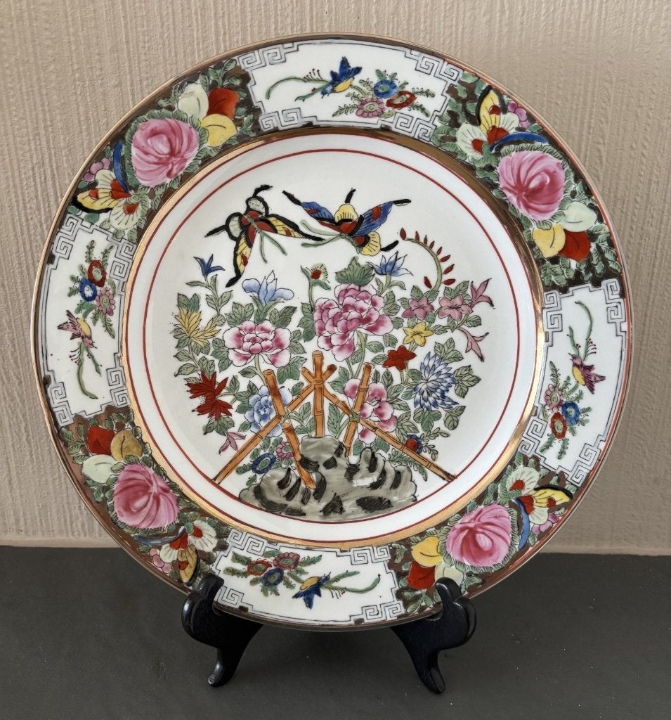 Assiette décorative chinoise, Enlèvement