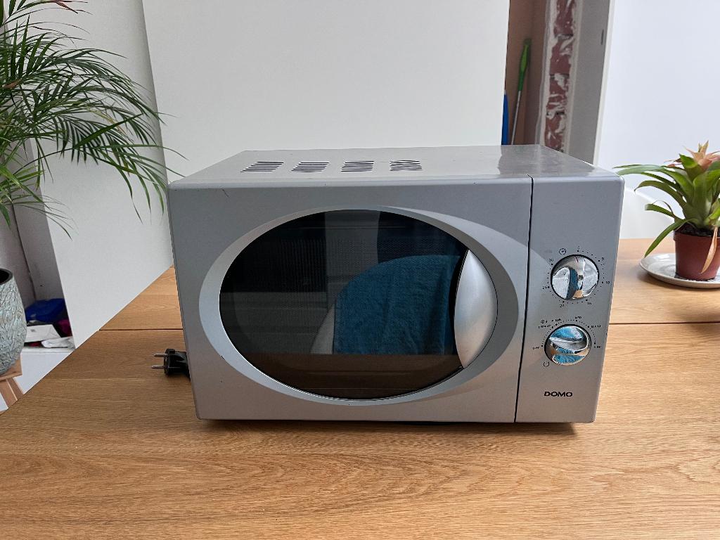 Magnetron, Elektronische apparatuur, Microgolfovens, Ophalen, Gebruikt, Draaiplateau, Vrijstaand