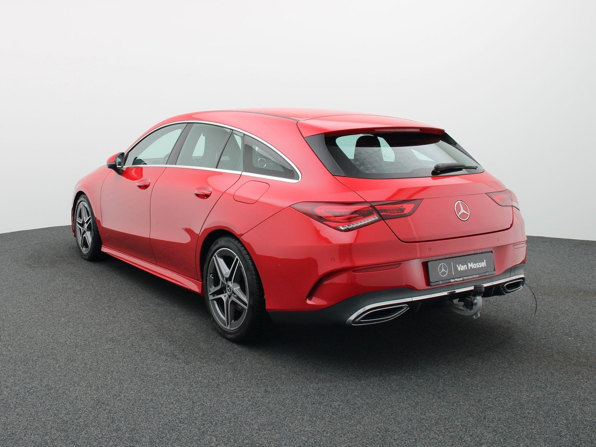 Mercedes-Benz CLA-Klasse 180 Shooting Brake + AMG LINE + LED, Euro 6, Entreprise, Boîte manuelle, 4 cylindres