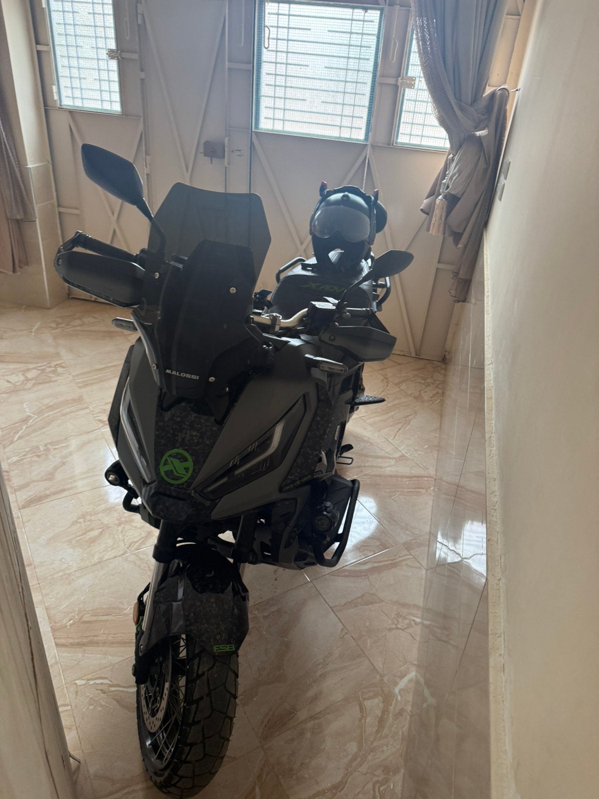 Honda 750 X-ADV|Akrapovic|Personnalisé|Option complète, Motos, Permis Moto A, Scooter, Occasion, Plus de 35 kW