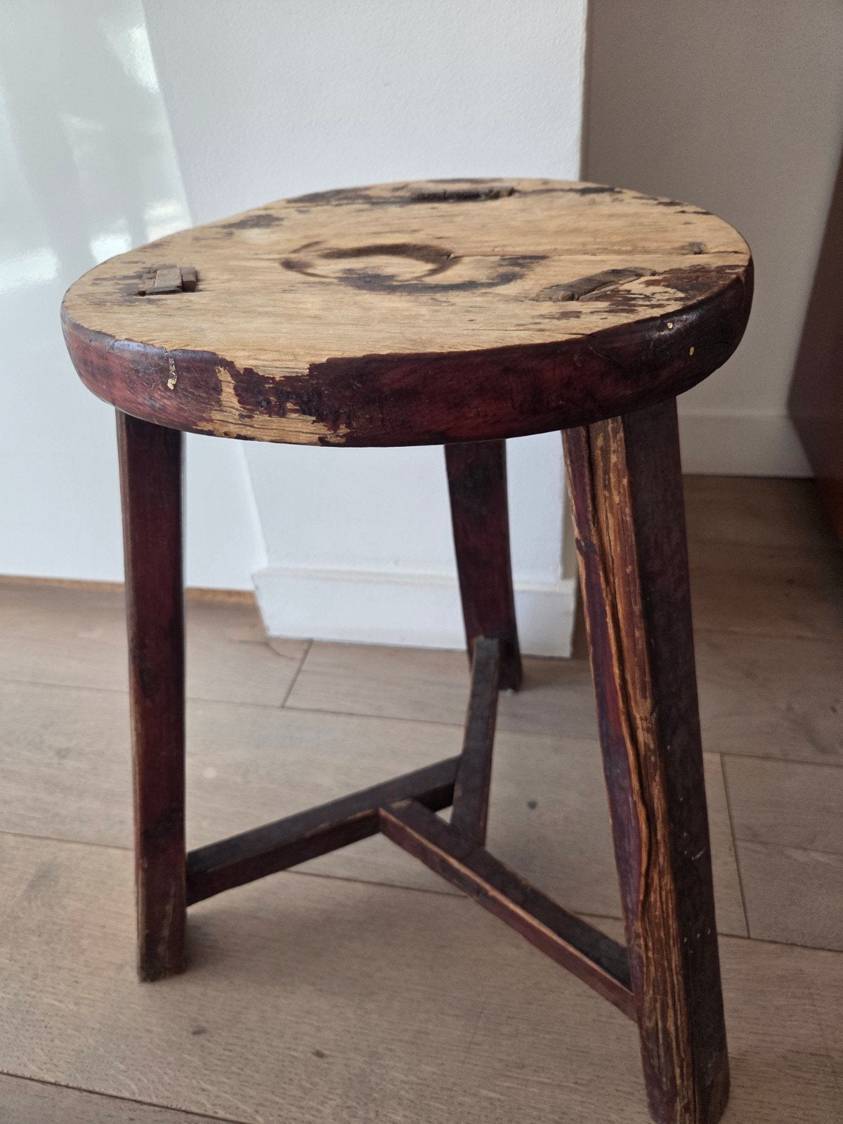 Mooi origineel houten kruk, Ophalen, Hout