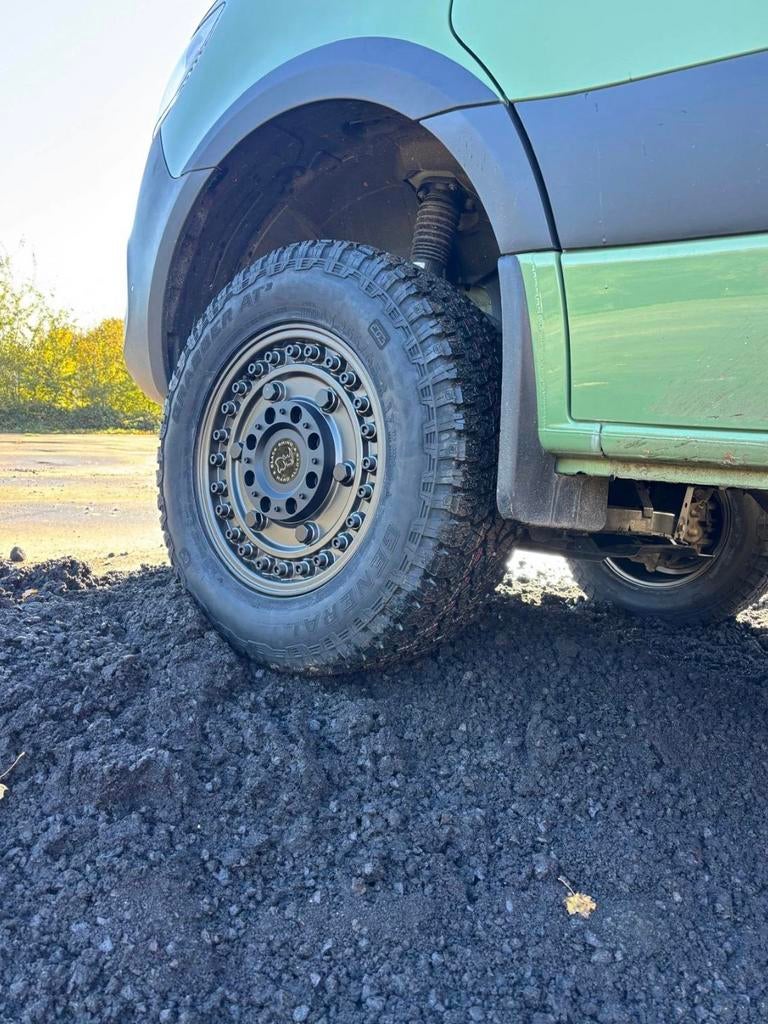Mercedes Sprinter (4x4) Fenders / Spatbordverbreders, Auto-onderdelen, Ophalen, Voor