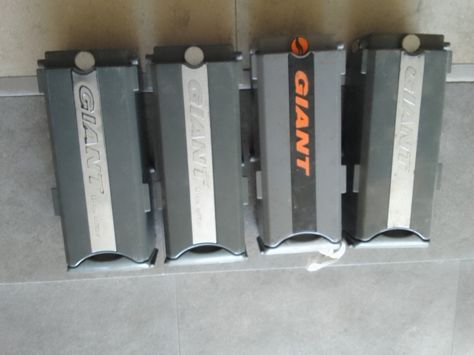 4 giant fietsbatterijen accu 26 volt