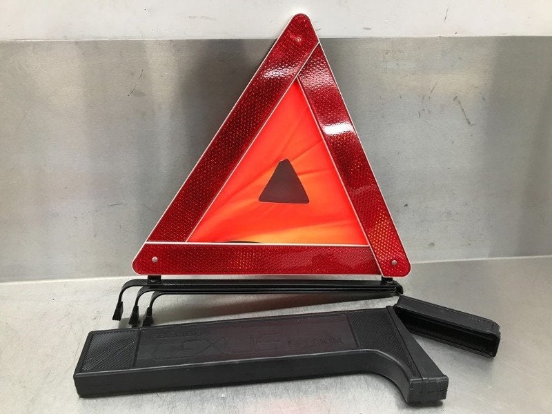 GEVARENDRIEHOEK, Auto-onderdelen, Gebruikt