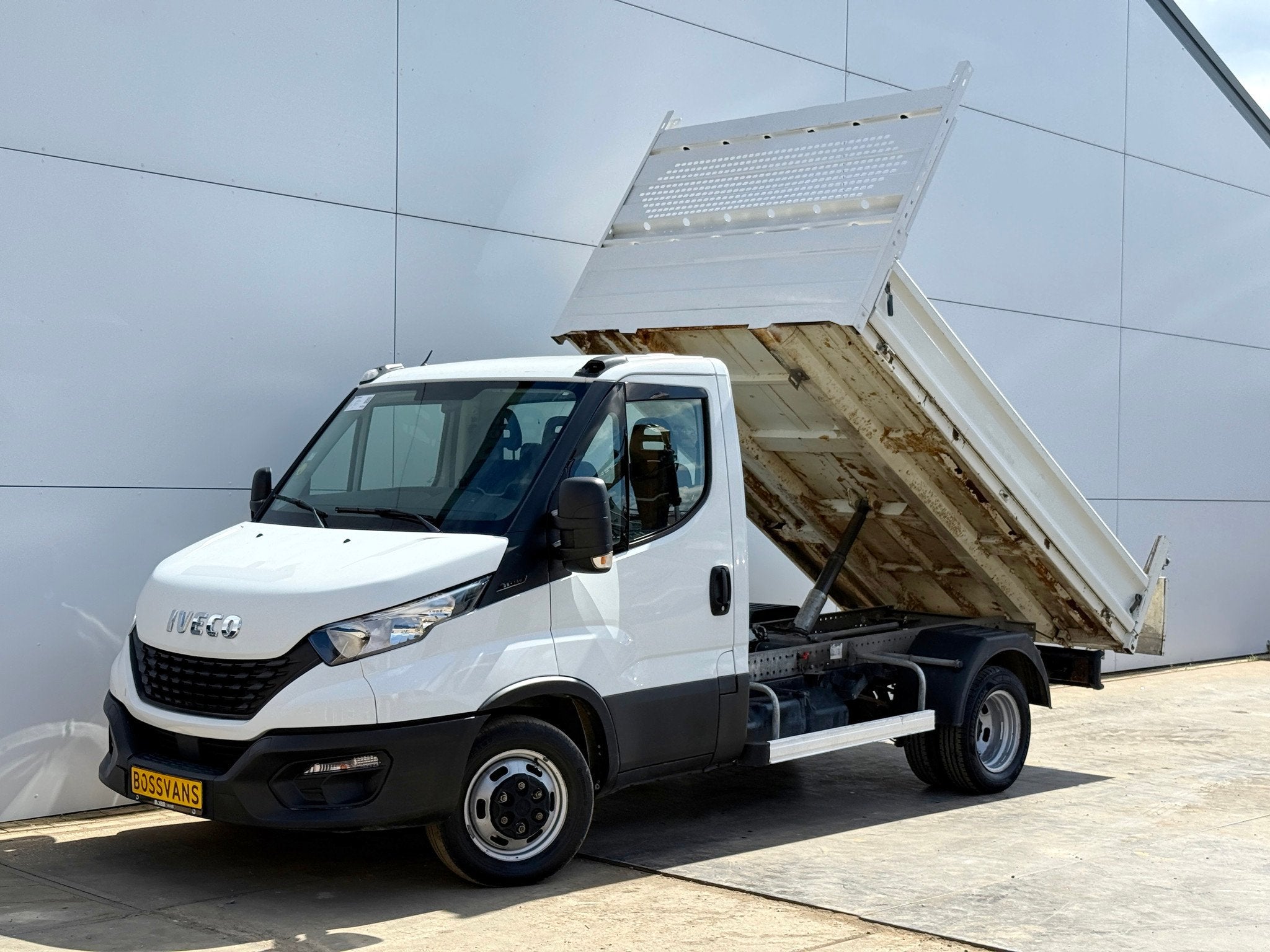 Iveco Daily 35C14 2.3 Kipper Dubbellucht 3,5t Airco Cruise C, Autos, Achat, Euro 6, Entreprise, Boîte manuelle