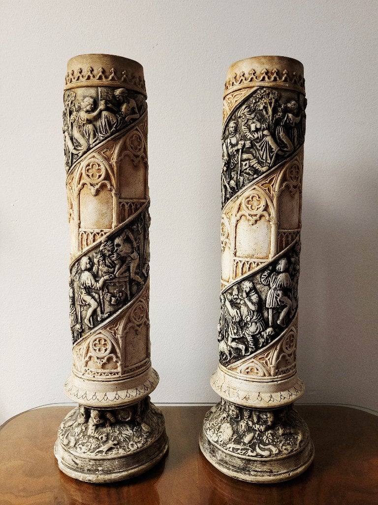 Vases à colonne en plâtre/ — Néo-gothique, Enlèvement ou Envoi
